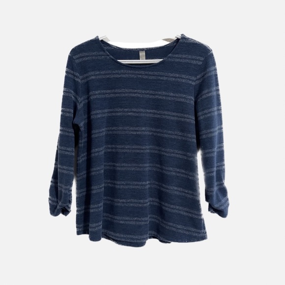 Denver Hayes stretch knit top. 3/4 sleeves. - Picture 2 of 2